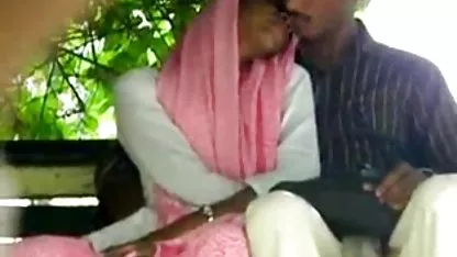 مشابه ویدئوها از جوان زیر, فیلم کوتاه سکی یا رفتن به انجمن تازه دسته بندی مناسب