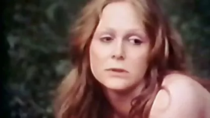 یک کس تپل, قدیمی, جوان با موهای قرمز, فاحشه خودش را اجرا کرده است به این واقعیت است که فیلم کوتاه سکس زوری او پرورش داده شد
